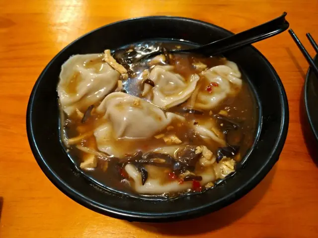 酸辣湯京蔥羊肉餃