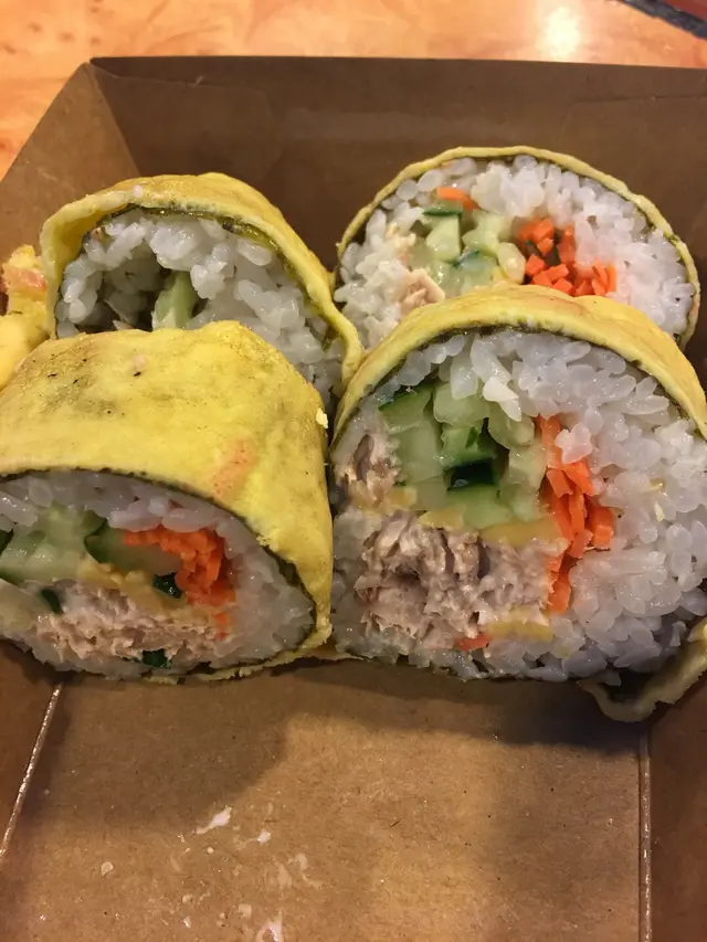 試食呑拿魚kimbap