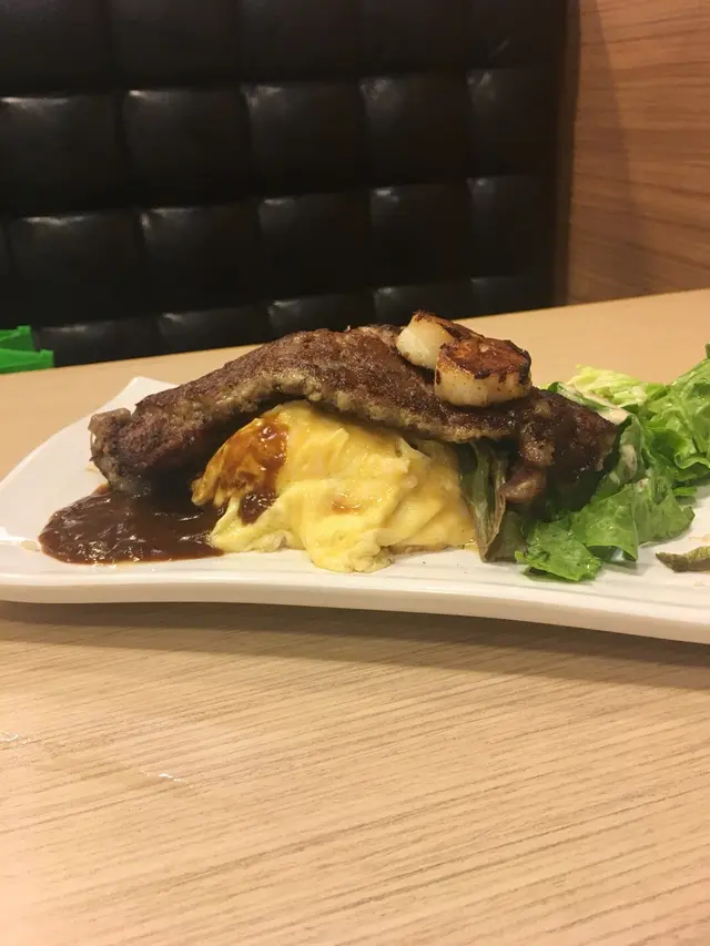 特級西冷配帶子蛋包飯