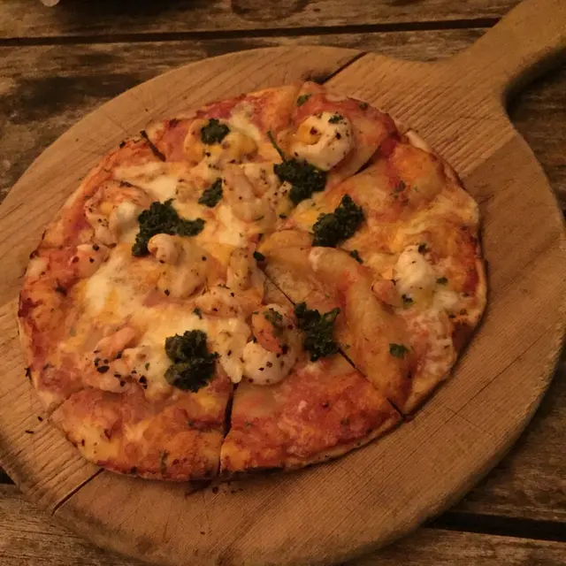 香辣蝦及燈籠椒薄餅