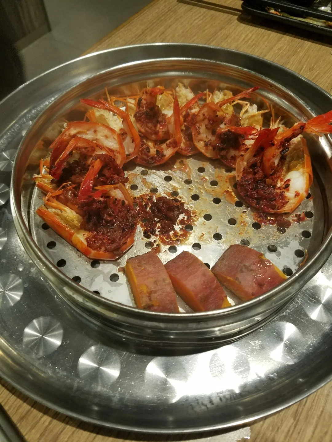 仍然好滑,豉汁冇蓋掩魚嘅鮮味 清蒸蚌 ~ 有沙同個味有少少怪 酒糟蒸蝦