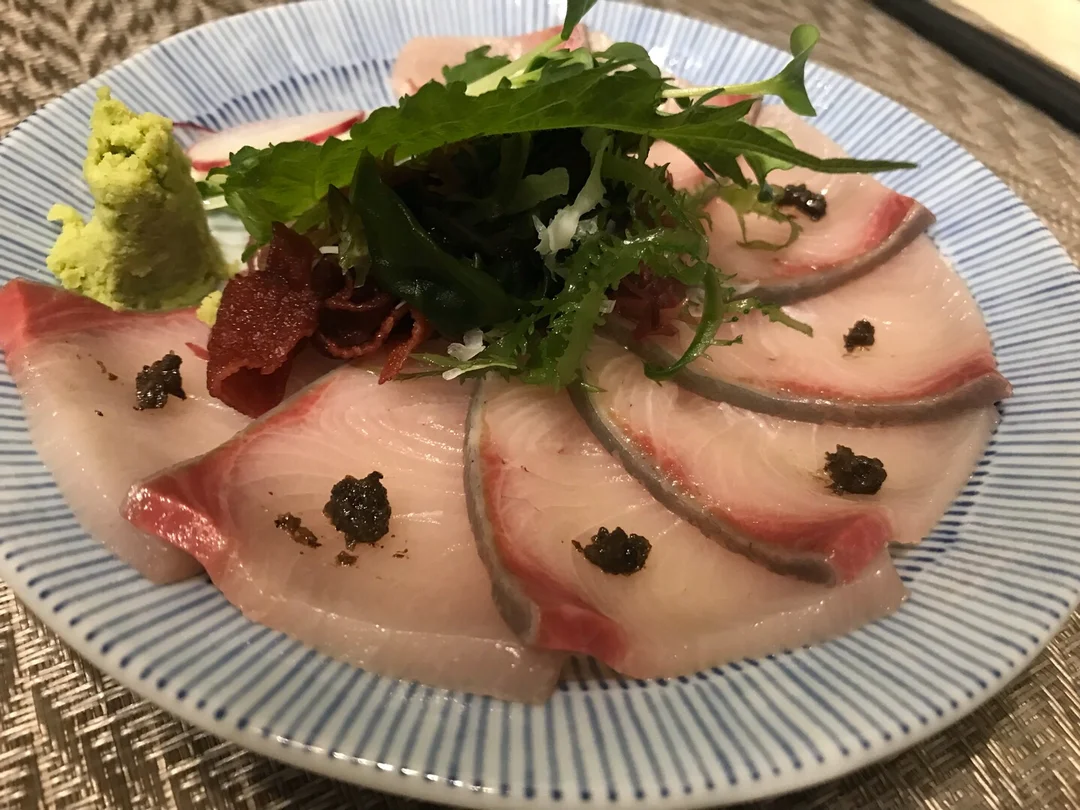 黑松露油甘魚刺身沙律