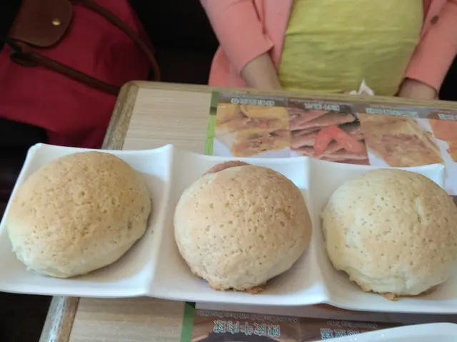 包熱辣辣,味道仲好好味