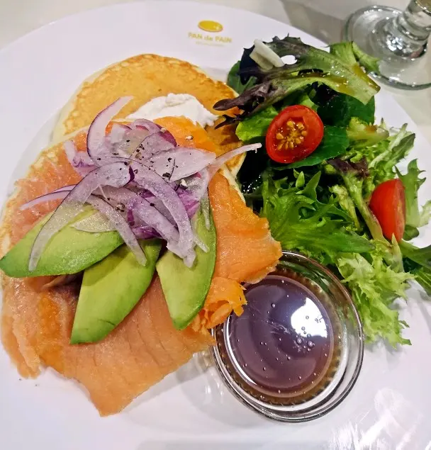 Avocado and Smoked Salmon Pancake