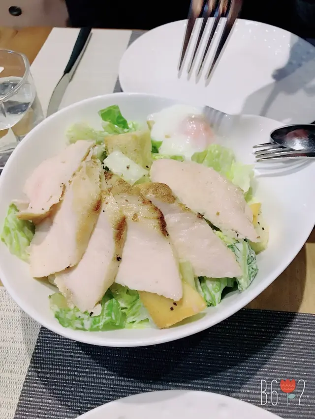 慢煮雞肉凱撒沙律