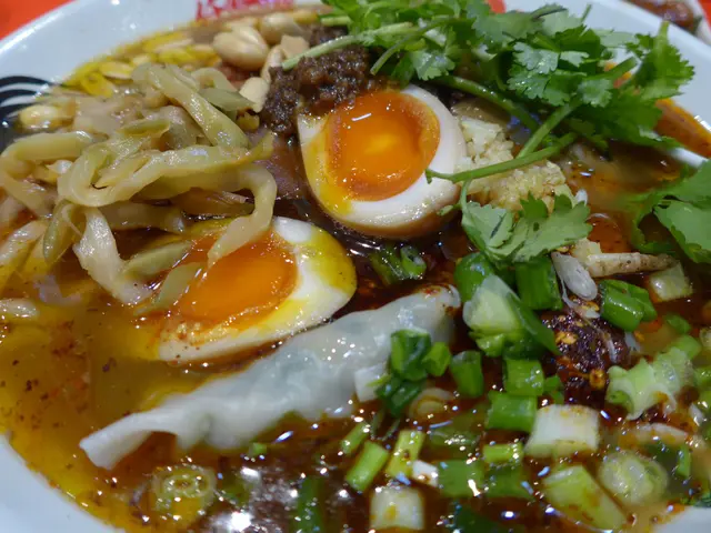 南乳豬手、日式叉燒、日式糖心蛋、自家製韮菜餃