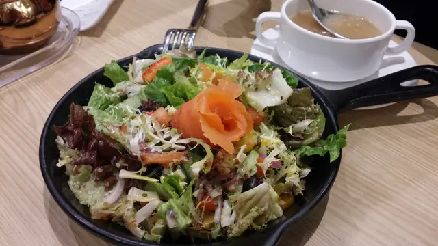 燒三文魚伴藜麥田園