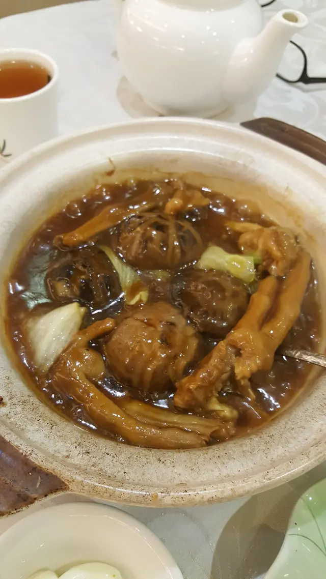 鮑汁北菰鵝掌煲