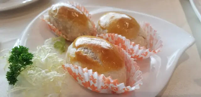 新鮮出爐熱辣辣。 有好清嘅子薑味，加埋皮蛋一齊，簡直係一絕