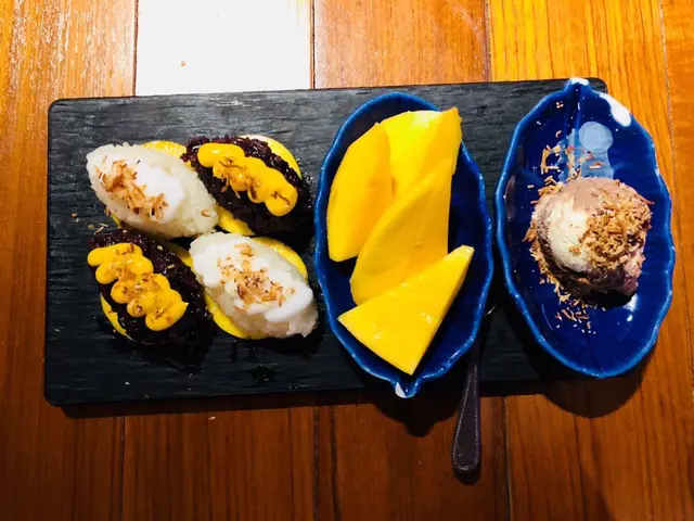 黑白糯米飯配泰國芒果 