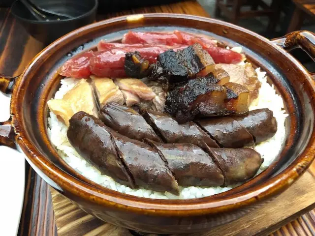 二人份臘味煲仔飯$138