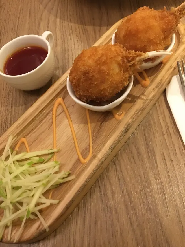 雪花松葉炸蟹鉗（每隻68兩隻起）