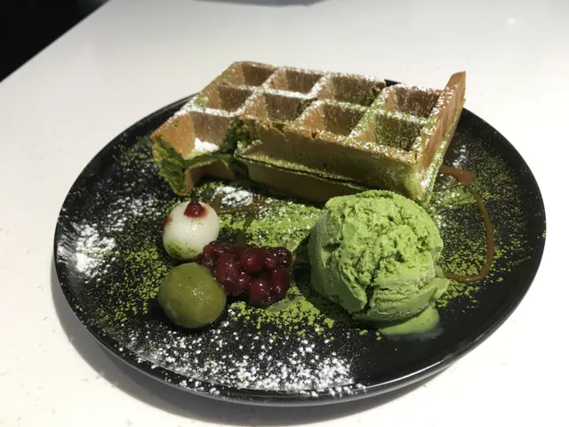 綠茶窩夫配抹茶雪糕