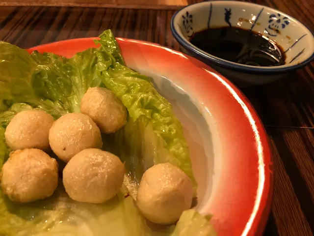 時日為陳皮魚蛋,裏面收埋粒陳皮粒,
可以去腥之餘,又比平時的香口~😯