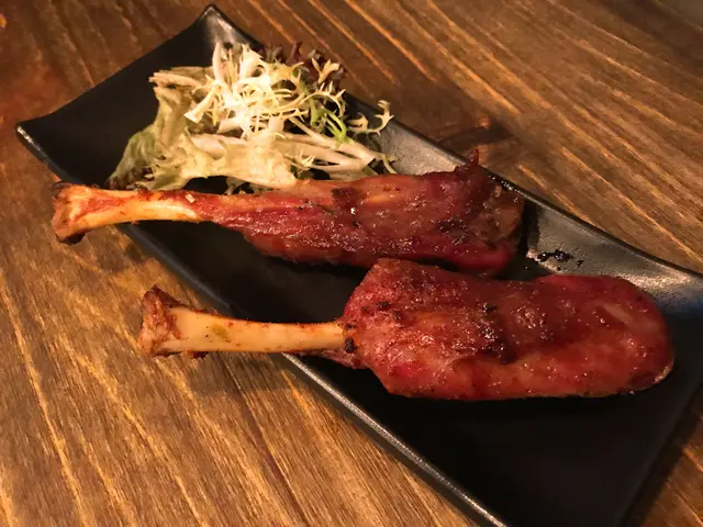 惹味汁燒豬仔脾 (兩隻)