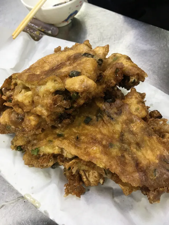 蠔份量十足，加上有胡椒味同蛋香，同台灣蚵仔煎有一拼