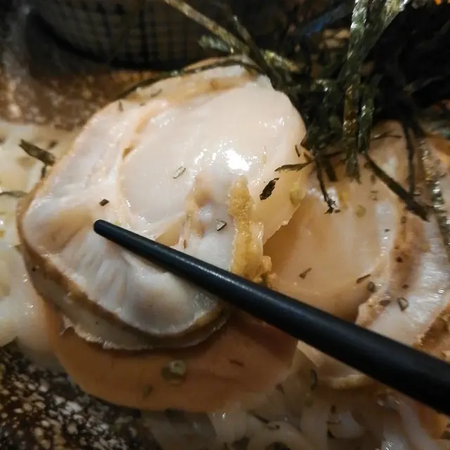 冷烏冬嘅帶子只係輕輕灼過,可見廚師對食材運用頗有心得