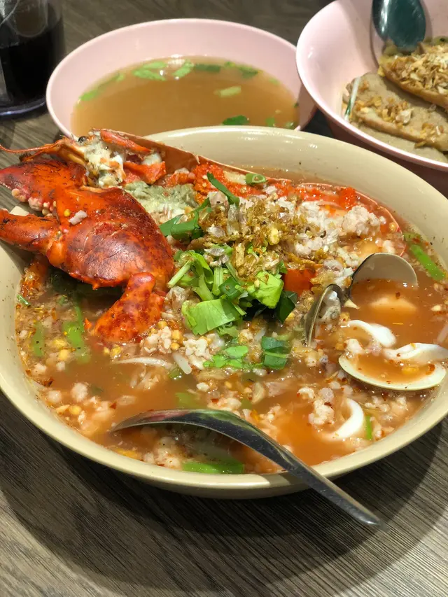 曼谷海鮮湯麵