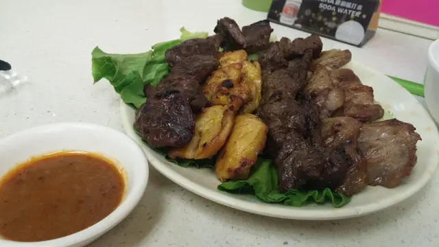 沙爹串燒(雞腎、雞、牛、豬)