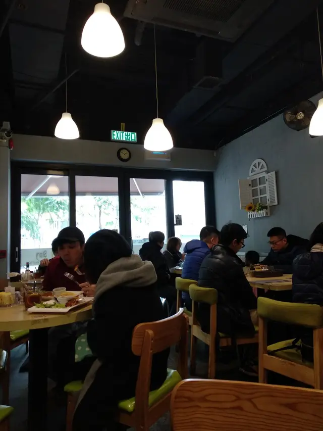 快餐店格局, 侍應人數唔多