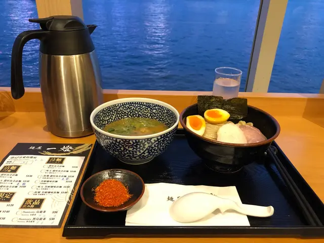 湯不算勁濃,  肉片有點凍但肉丸超好吃!