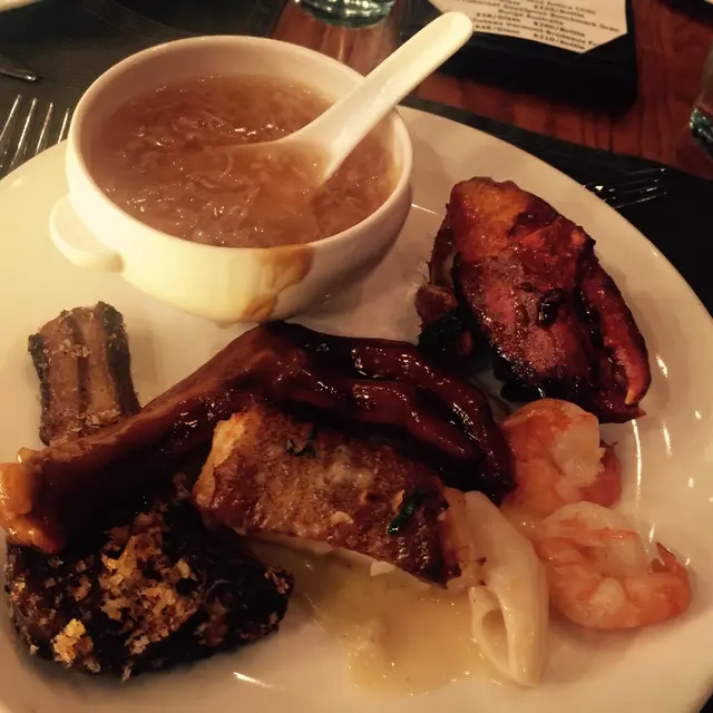 蟹肉燕窩、四川羊架、鵝掌、鮮魚