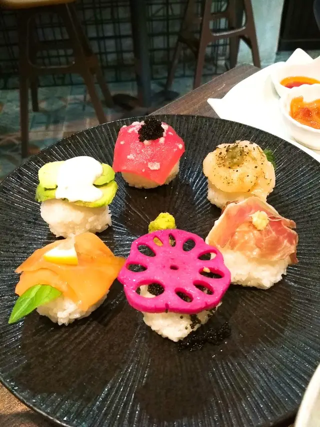 特製寿司球 (Sushi Tartine of the day) (6 pieces) 