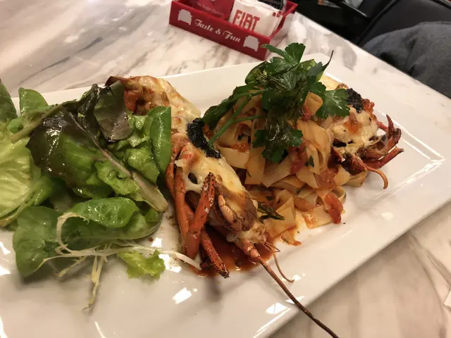 焗黑松露蟹籽波士頓龍蝦配闊條麵