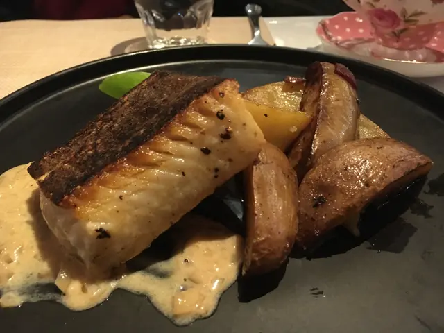 香煎比目魚配玫瑰香檳汁