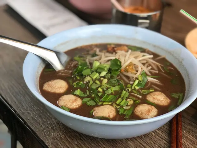 牛肉丸船麵