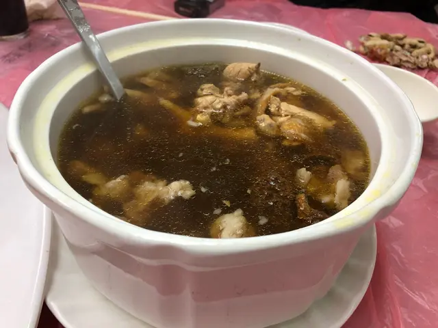 姬松茸燉魚翅仔