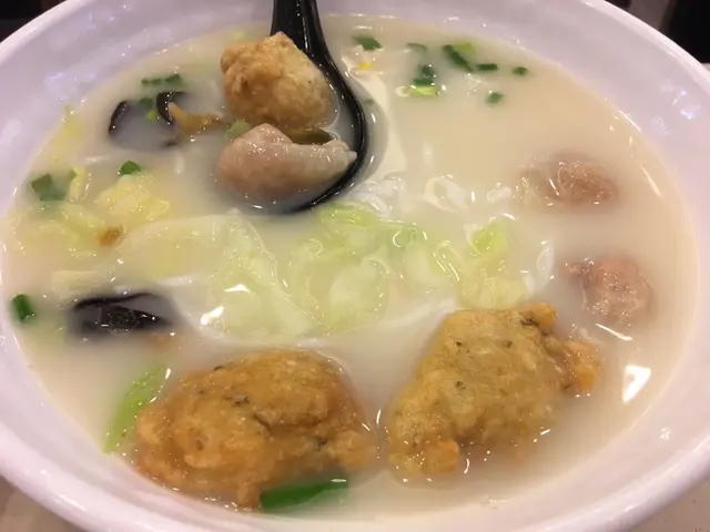 招牌魚腐魚片餃魚湯米線