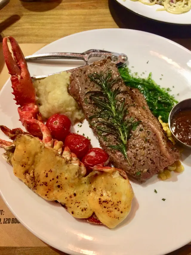 燒西冷牛扒 (1-person 8oz)