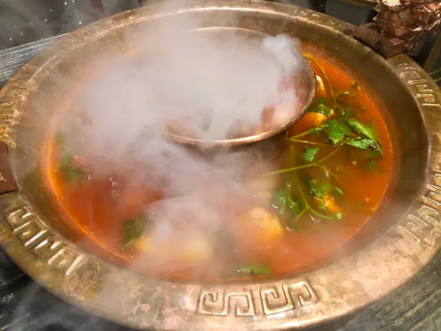 番茄濃湯豬軟骨鍋