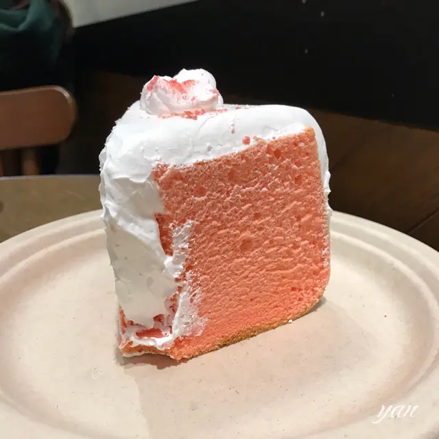 士多啤梨雪芳蛋糕