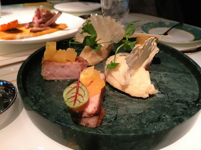 980套餐主菜西班牙黑豚肉薯蓉压缩菠萝片