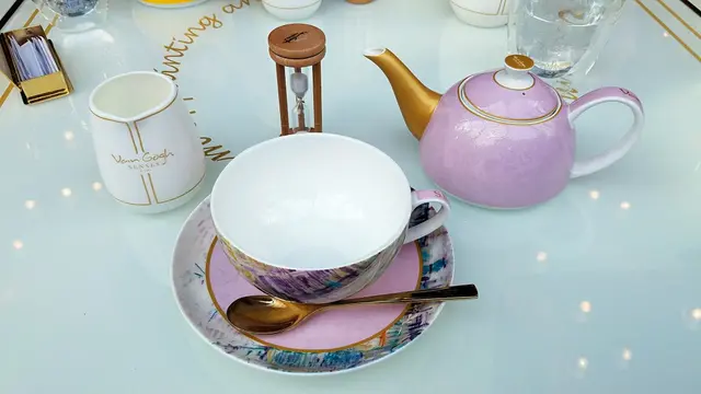 這是薰衣草伯爵茶的美麗茶具