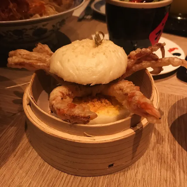 咖哩軟殻蟹包