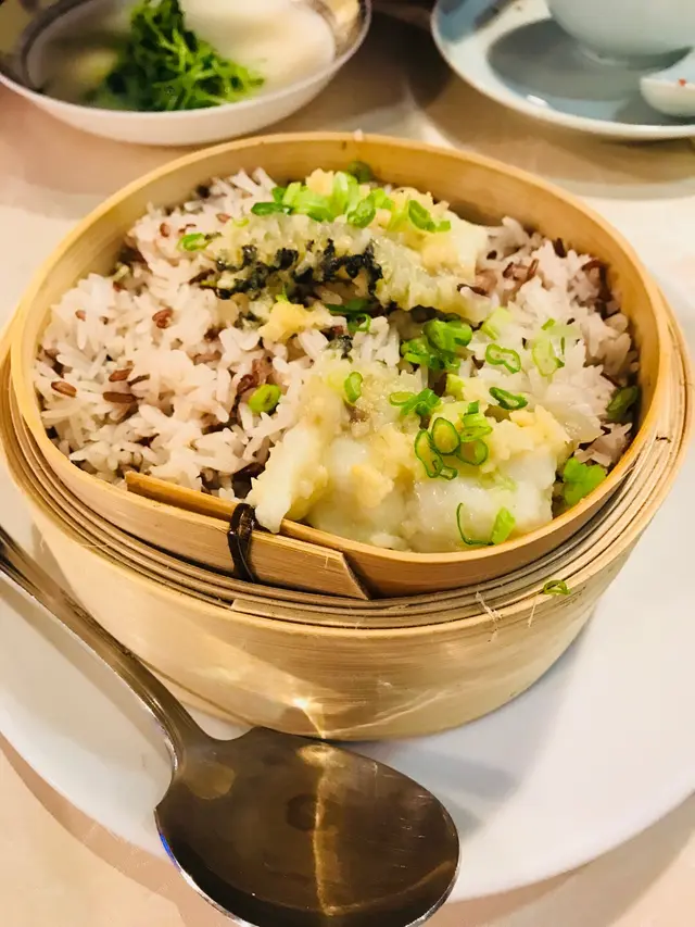 荷香蒜蓉海斑片原籠蒸鴛鴦飯