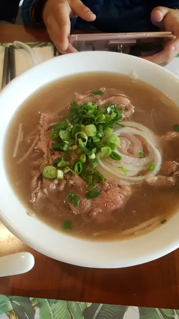 生牛肉湯河