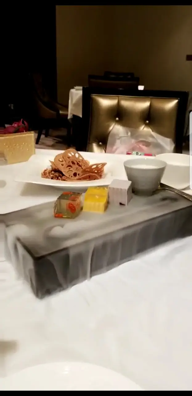 “吞雲吐霧”甜品4款，甜味岩岩好，特別出色芝麻豆腐布丁!😋