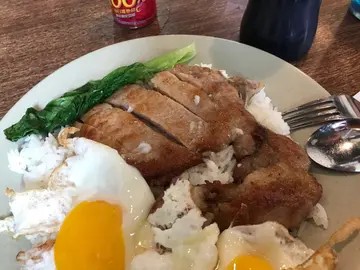 豬扒煎蛋飯