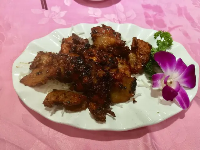 嚴重推薦！食果你就知。黑色果d唔系鑊窿，系欖菜，有心思有heart的一道菜。