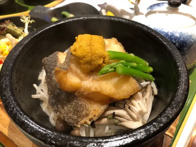 海胆蝶魚泡飯
