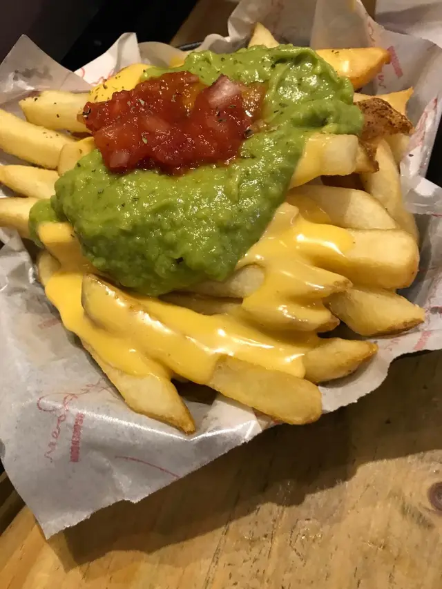 牛油果醬芝士薯條