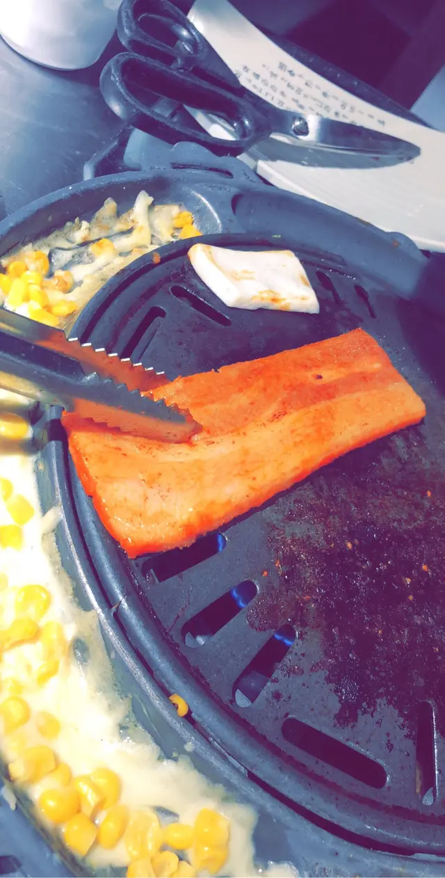 硬掘掘明顯係啱啱由冰格攞出黎