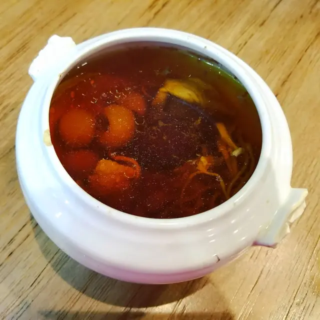 栗子蟲草花花膠燉雞湯