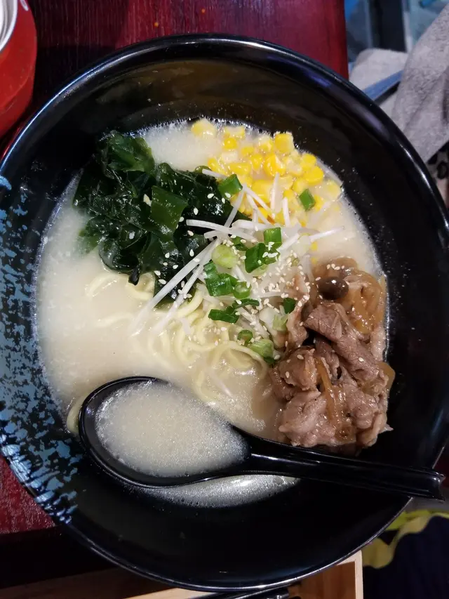 九州豬骨湯拉麵配沙嗲肥牛