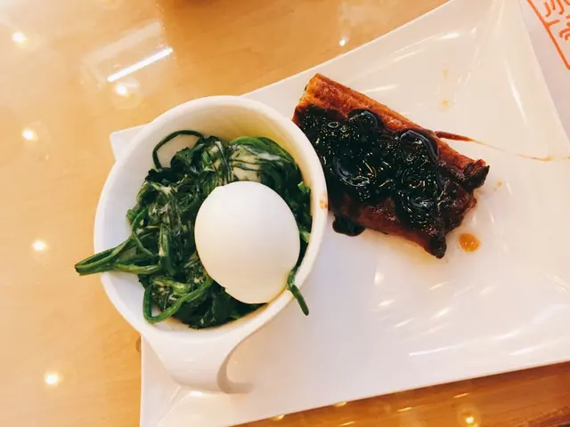 女人的浪漫 (忌廉菠菜溫泉蛋)