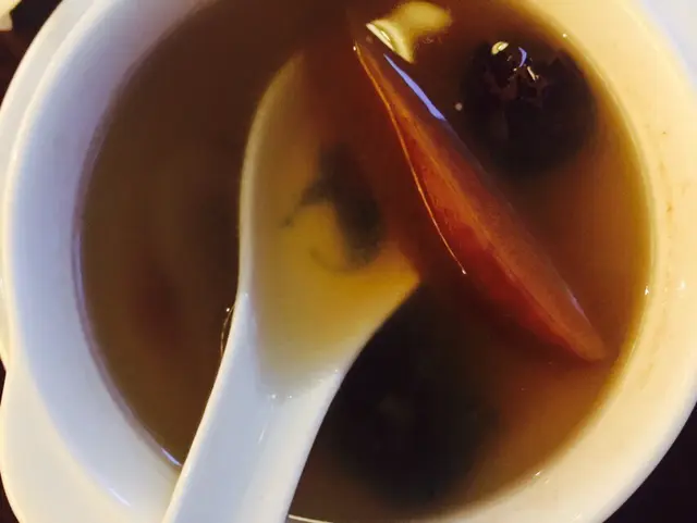 雪梨海底椰燉烏雞